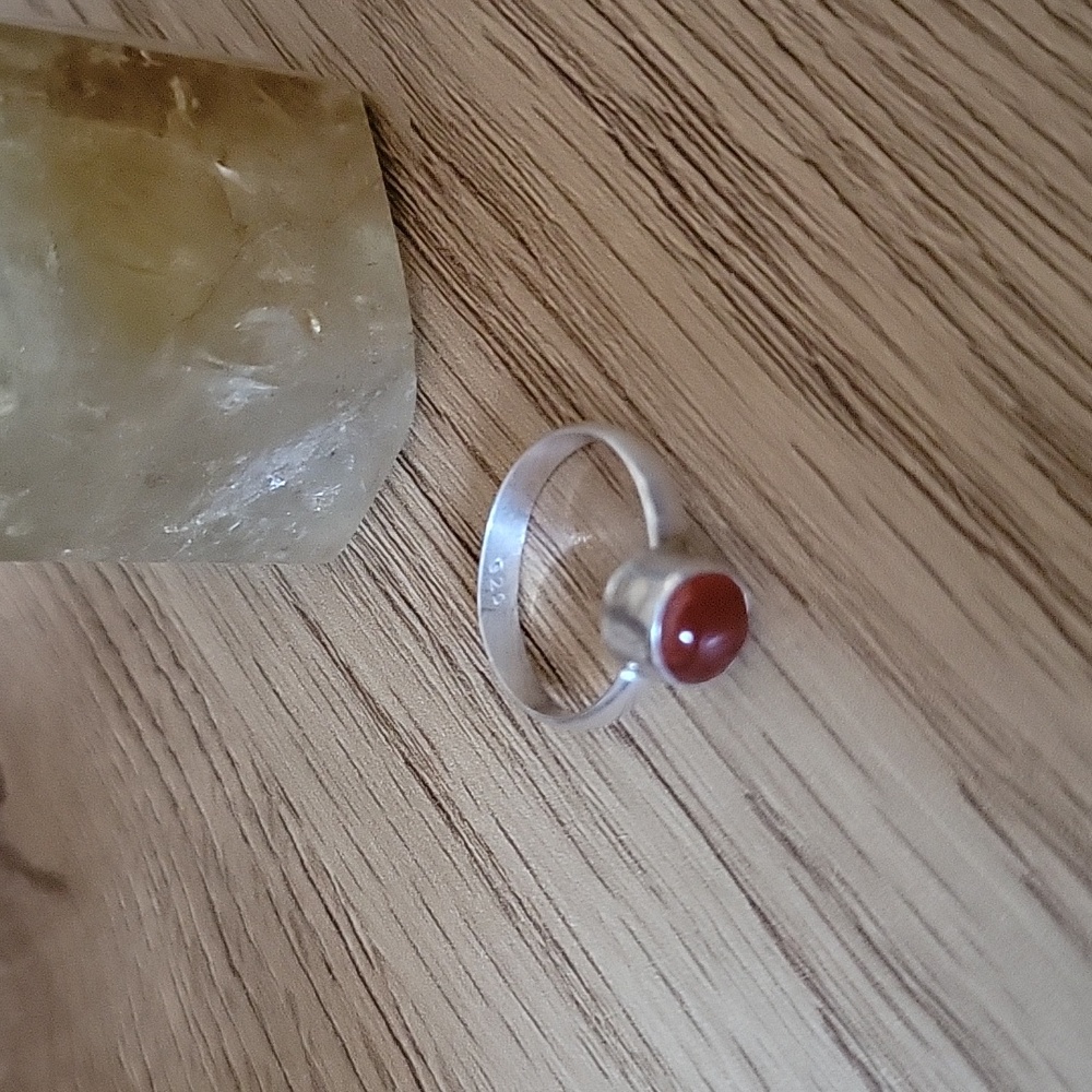 🌷Pre-loved 925 Sterling Silver Carnelian Ring - Size 6.5